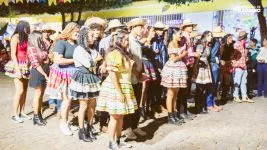 Arraiais Juninos em Buritizeiro encantam Comunidade Escolar e Preservam Tradições de São João.