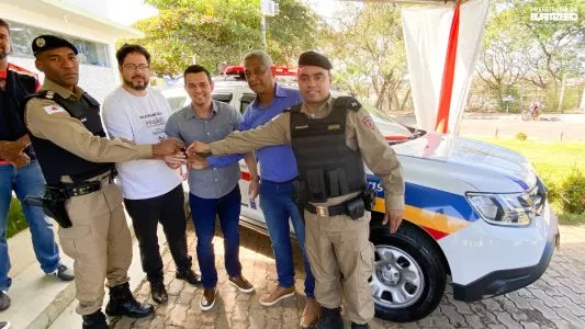 Prefeitura de Buritizeiro entrega nova viatura para a 261ª Cia da Polícia Militar