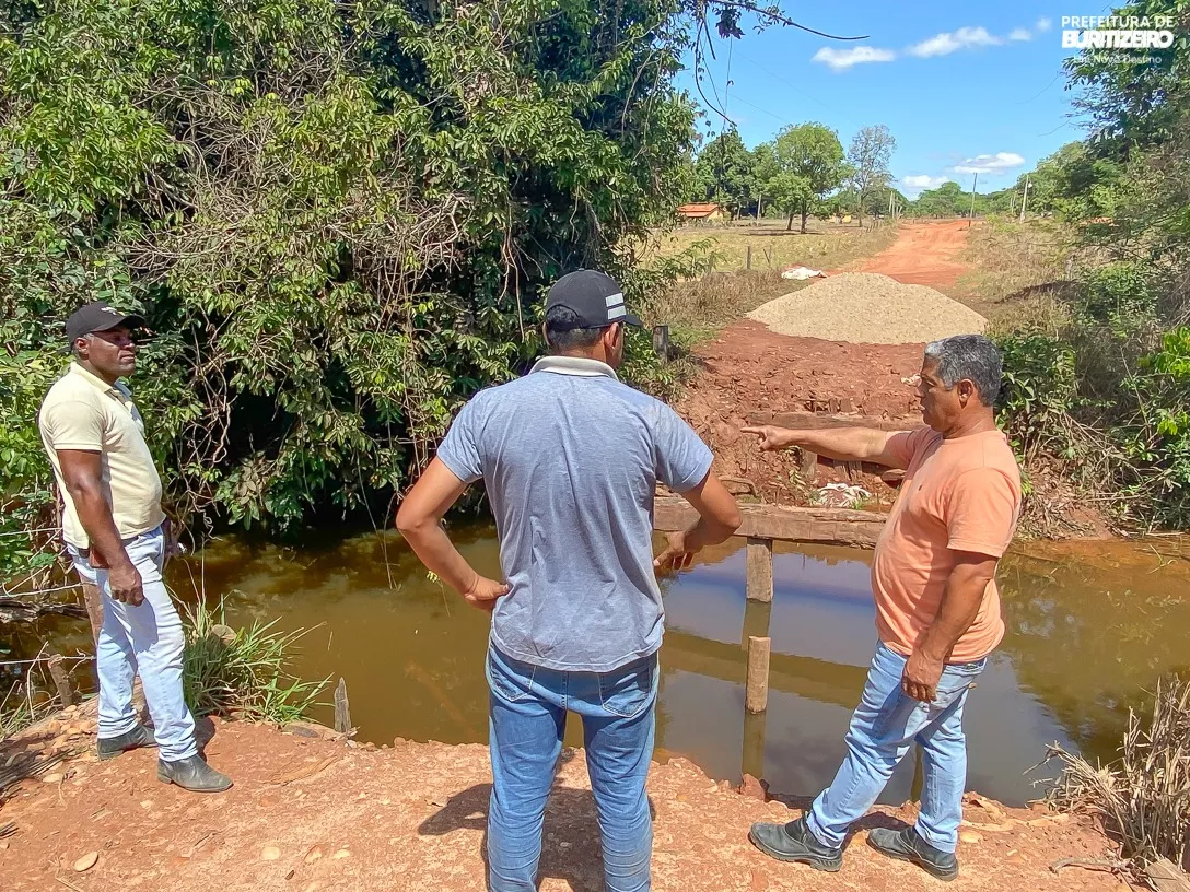 Prefeitura de Buritizeiro inicia a construção de uma ponte de concreto na zona rural